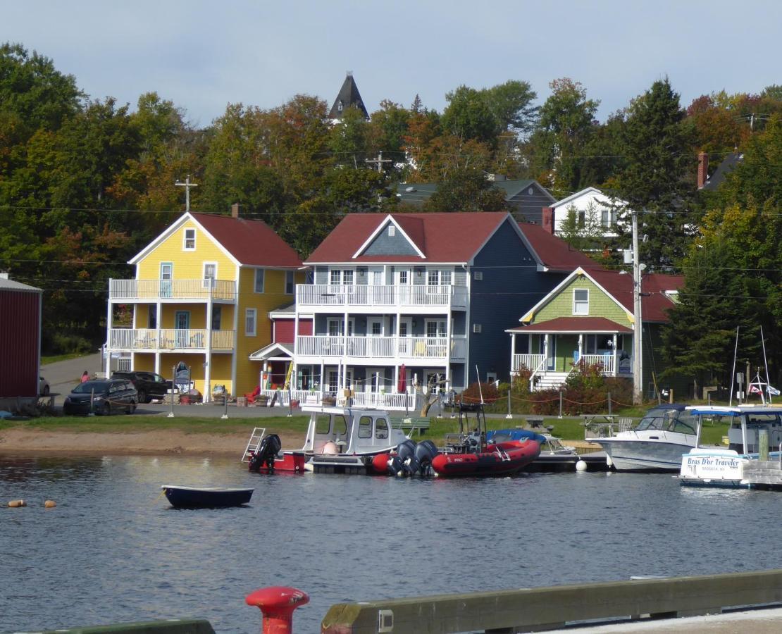 The Water'S Edge Inn & Gallery Baddeck Bagian luar foto