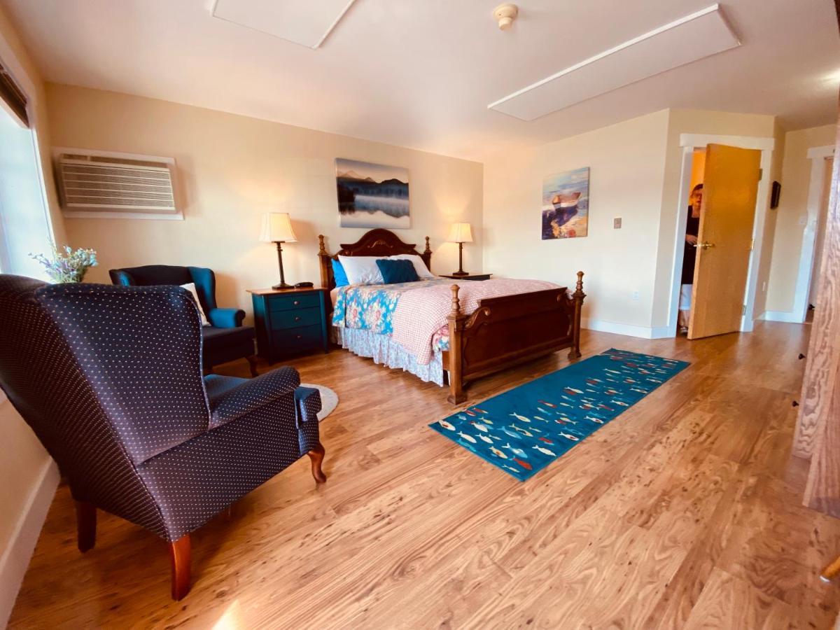 The Water'S Edge Inn & Gallery Baddeck Bagian luar foto