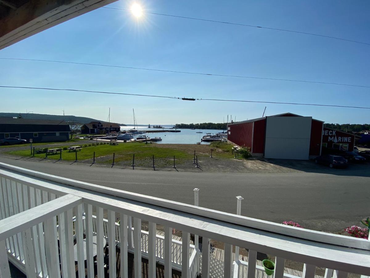 The Water'S Edge Inn & Gallery Baddeck Bagian luar foto