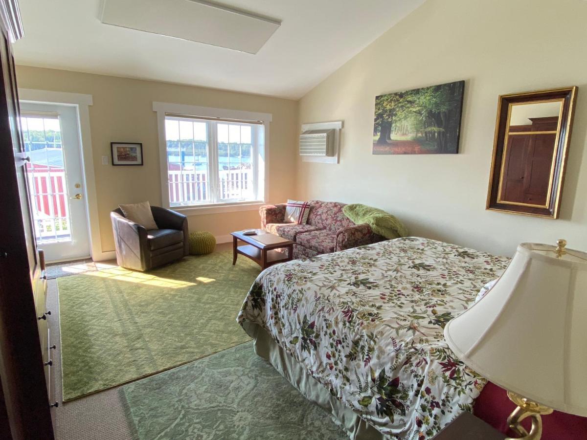 The Water'S Edge Inn & Gallery Baddeck Bagian luar foto