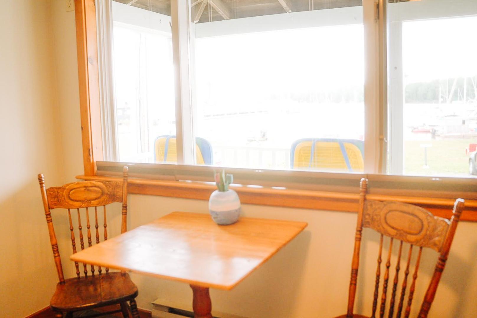 The Water'S Edge Inn & Gallery Baddeck Bagian luar foto